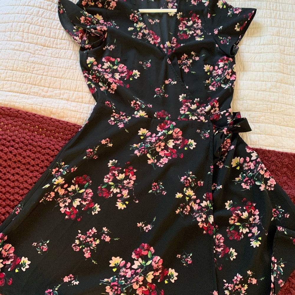 Size 8 wrap dress short sleeved